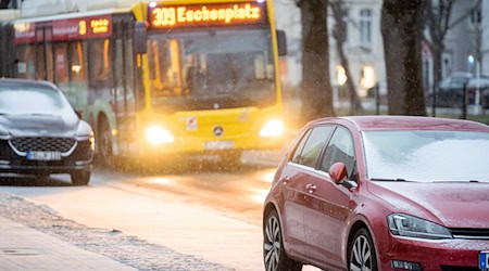 Der Deutsche Wetterdienst erwartet Schnellfall im Nordwesten.  / Foto: Hauke-Christian Dittrich/dpa
