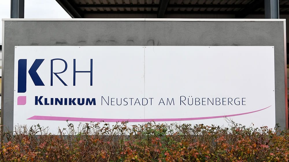 Tatort soll unter anderem das Klinikum Neustadt am Rübenberge gewesen sein. (Archivbild) / Foto: Holger Hollemann/dpa
