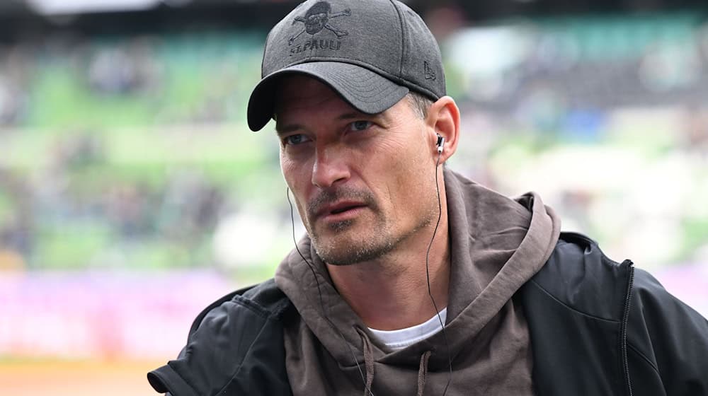 Mit Verspätung in das Fußball-Jahr: St. Paulis Trainer Alexander Blessin. (Archivbild) / Foto: Carmen Jaspersen/dpa