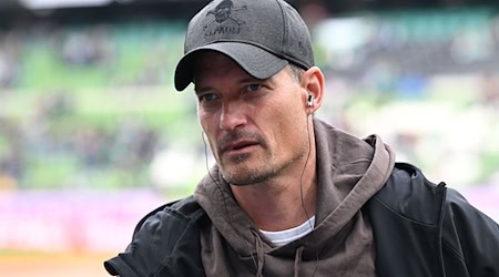 Mit Verspätung in das Fußball-Jahr: St. Paulis Trainer Alexander Blessin. (Archivbild) / Foto: Carmen Jaspersen/dpa