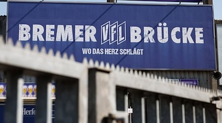 Der Platz im Stadion an der Bremer Brücke ist unbespielbar. (Archivbild) / Foto: Friso Gentsch/dpa