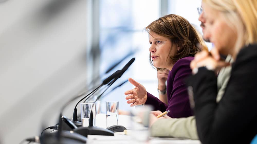 Kultusministerin Hamburg stellt die Zahlen zum laufenden Schuljahr vor. / Foto: Michael Matthey/dpa
