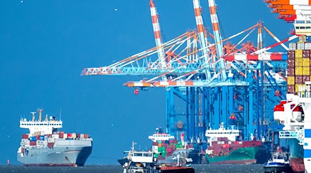 Für militärisch nutzbare Hafeninfrastruktur sollen 1,35 Milliarden Euro vom Bund nach Bremerhaven fließen. (Archivbild) / Foto: Sina Schuldt/dpa
