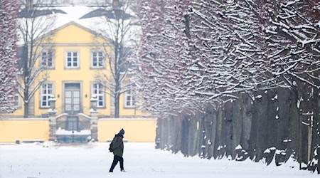 Zu Jahresbeginn zeigte sich der Nordwesten von seiner winterlichen Seite: Viel Schnee und teils strenger Frost prägten den Januar. (Archivbild) / Foto: Julian Stratenschulte/dpa