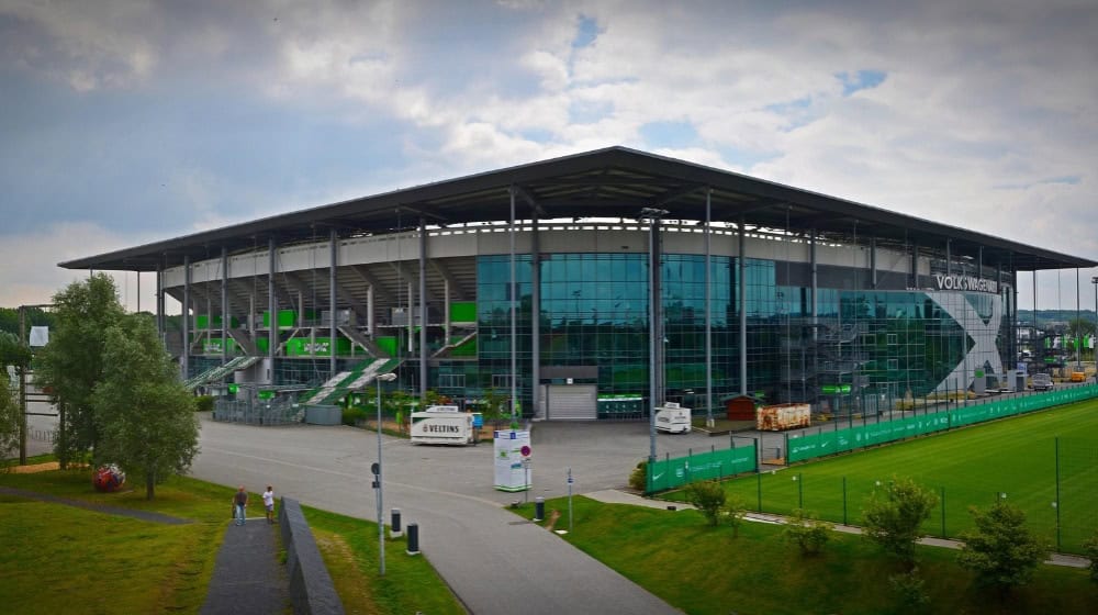 Die Volkswagen Arena ist das Zuhause des VfL Wolfsburg und steht sinnbildlich für den Bundesliga-Standort in Niedersachsen. / Foto: Wälz auf Pixabay
