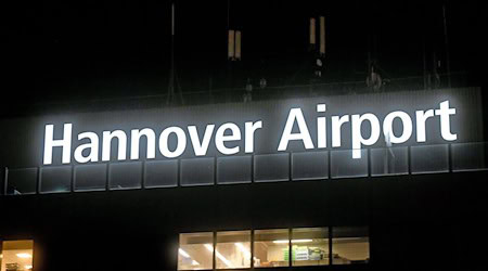 Am Flughafen Hannover fielen am Freitag bereits mehrere Flüge aus. (Archivbild) / Foto: Holger Hollemann/dpa