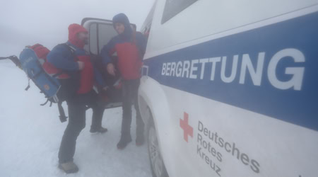 In der Nacht zu Samstag mussten Feuerwehr und Bergwacht einen Mann vom Brocken retten. (Archivbild) / Foto: Matthias Bein/dpa-Zentralbild/dpa