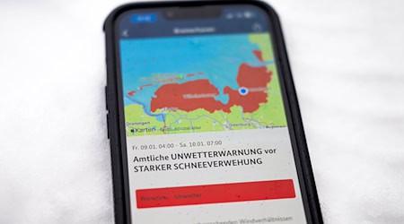 Für mehrere Kreise und Städte im Norden Niedersachsens gelten Unwetterwarnungen.  / Foto: Sina Schuldt/dpa