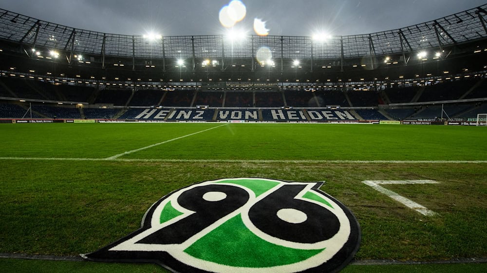 Statt in Polen spielt Hannovers Keeper Leon-Oumar Wechsel nun auf Leihbasis in Regensburg. (Archivbild) / Foto: Swen Pförtner/dpa