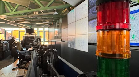 Die Verkehrsmanagementzentrale wurde 2005 als eine gemeinsame Initiative von Wirtschaftsministerium, Innenministerium und der Region Hannover ins Leben gerufen. / Foto: Kilian Genius/-/dpa