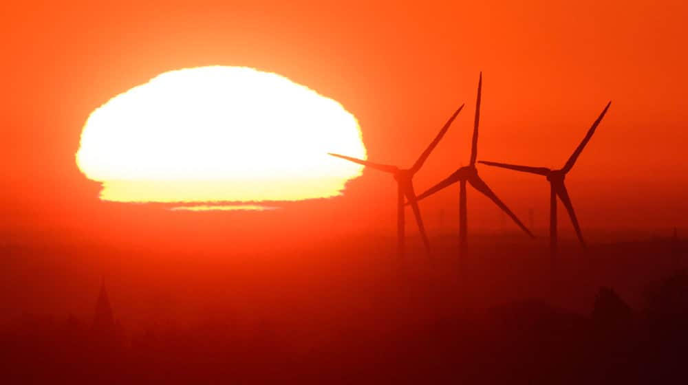Jedes fünfte neue Windrad steht in Niedersachsen. (Symbolbild) / Foto: Julian Stratenschulte/dpa