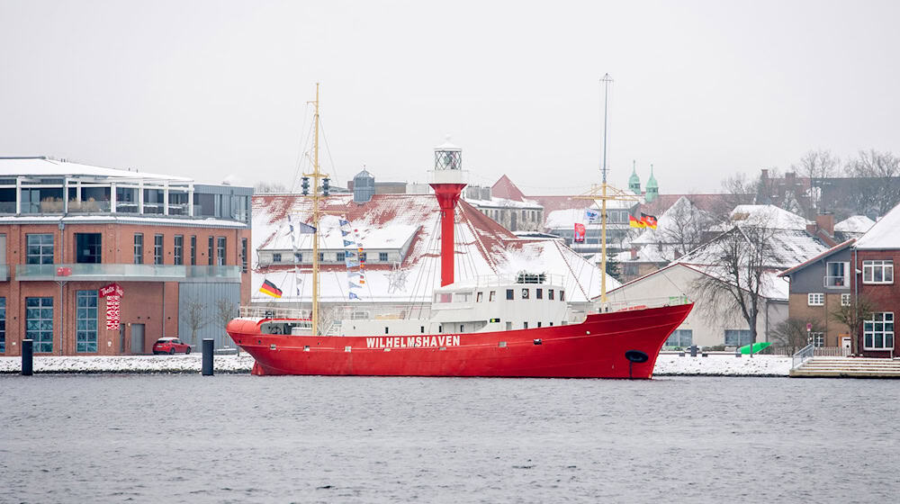 Für Freitag erwarten Meteorologen auch an der Küste weiteren Schneefall.  / Foto: Hauke-Christian Dittrich/dpa