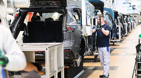 Autoindustrie in der Krise? Hersteller machen weiter Milliardengewinne. (Archivbild) / Foto: Julian Stratenschulte/dpa