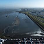 Vor Cuxhaven liegt seit Tagen ein gestrandetes Segelbschiff. (Symbolbild) / Foto: Philipp Schulze/dpa