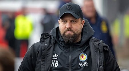 Braunschweigs Trainer Heiner Backhaus. / Foto: Harald Tittel/dpa