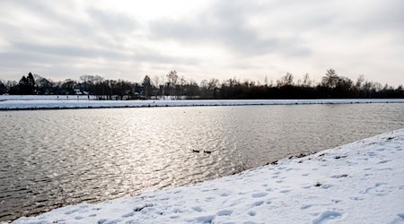 Kalter Wind sorgt derzeit für ein eisiges Temperaturempfinden. / Foto: Hauke-Christian Dittrich/dpa