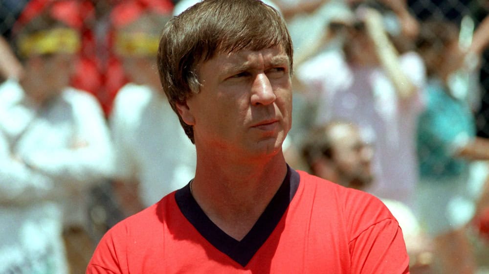 Sepp Piontek erlangte als Trainer der dänischen Nationalmannschaft Kultstatus in Dänemark. (Archivbild) / Foto: picture alliance / dpa