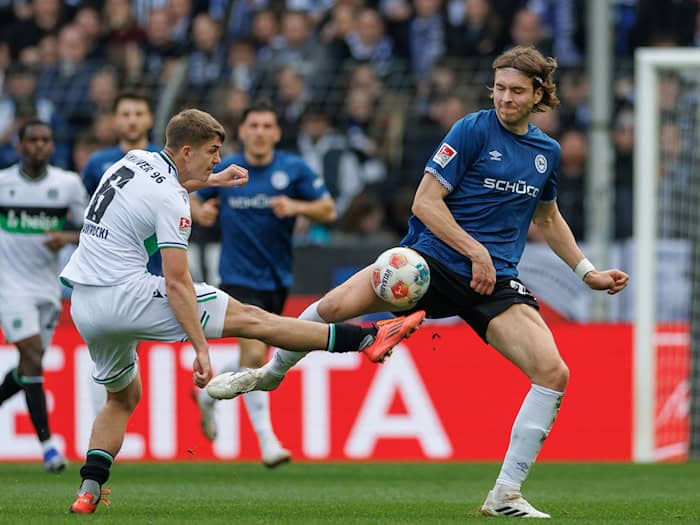 Ein Spiel mit wenig Höhepunkten: Bielefeld gegen Hannover. / Foto: Friso Gentsch/dpa