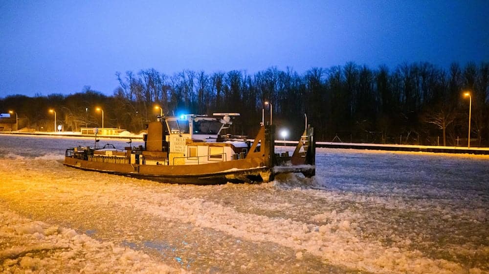 Immer mehr Eis auf den Wasserstraßen: Weitere Sperrungen am Mittellandkanal angekündigt. (Archivbild) / Foto: Julian Stratenschulte/dpa