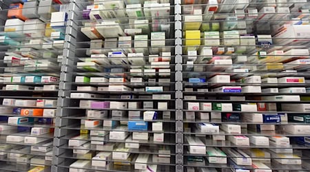 Manche Medikamente sind richtig teuer - was auch Kriminelle auf den Plan ruft. (Symbolbild) / Foto: Waltraud Grubitzsch/dpa-Zentralbild/dpa