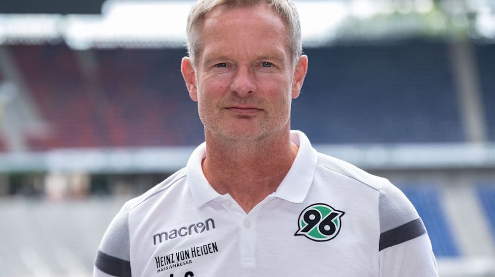 Kandidiert bei Bürgermeister-Wahl: Hannovers früherer Torwart und Torwarttrainer Jörg Sievers. / Foto: Peter Steffen/dpa