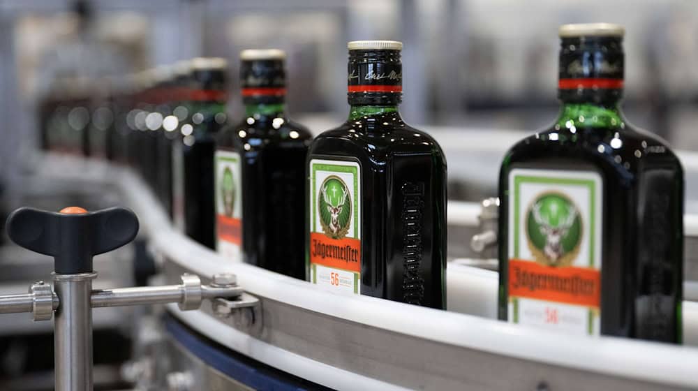 Kräuterlikör-Hersteller Jägermeister holt neue Finanzchefin ins Vorstandsteam. (Archivbild)  / Foto: Sebastian Kahnert/dpa