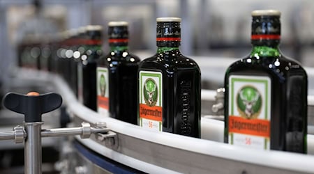 Kräuterlikör-Hersteller Jägermeister holt neue Finanzchefin ins Vorstandsteam. (Archivbild)  / Foto: Sebastian Kahnert/dpa