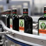 Kräuterlikör-Hersteller Jägermeister holt neue Finanzchefin ins Vorstandsteam. (Archivbild)  / Foto: Sebastian Kahnert/dpa