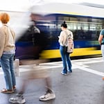Die Förderung des Nahverkehrs verteilt sich auf eine Vielzahl von Projekten im ganzen Land. (Symbolbild) / Foto: Julian Stratenschulte/dpa