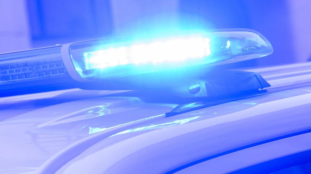 Die Polizei leitete ein Strafverfahren wegen Trunkenheit gegen den alkoholisierten Lastwagenfahrer ein. (Symbolbild) / Foto: Julian Stratenschulte/dpa