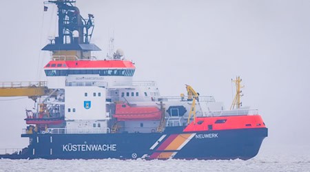 Das Mehrzweckschiff «Neuwerk» hat einen Schaden an einem der Hauptgeneratoren. (Archivbild)  / Foto: Jens Büttner/dpa