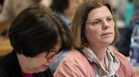 Die Bremer CDU-Fraktion hat kein Vertrauen mehr in die Senatorinnen Bernhard (links) und Vogt (rechts). (Archivbild) / Foto: Focke Strangmann/dpa