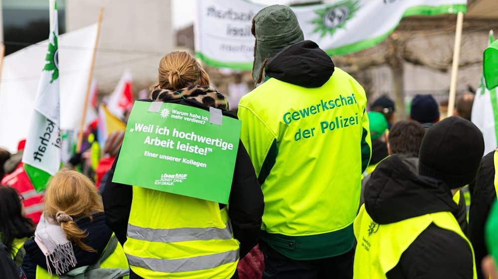 Auch die Polizeigewerkschaft GdP hatte zu dem Warnstreik aufgerufen. / Foto: Michael Matthey/dpa
