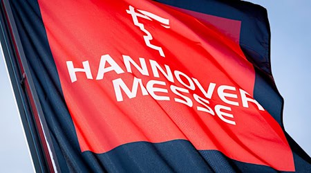 Die Hannover Messe erwartet in diesem Jahr 3.500 Aussteller, darunter auch 40 zum Thema Rüstungsproduktion. (Symbolbild) / Foto: Moritz Frankenberg/dpa