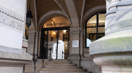 Zwei Männer stehen bald wegen Anschlagsplänen vor dem Landgericht Bremen. (Archivbild) / Foto: Alicia Windzio/dpa