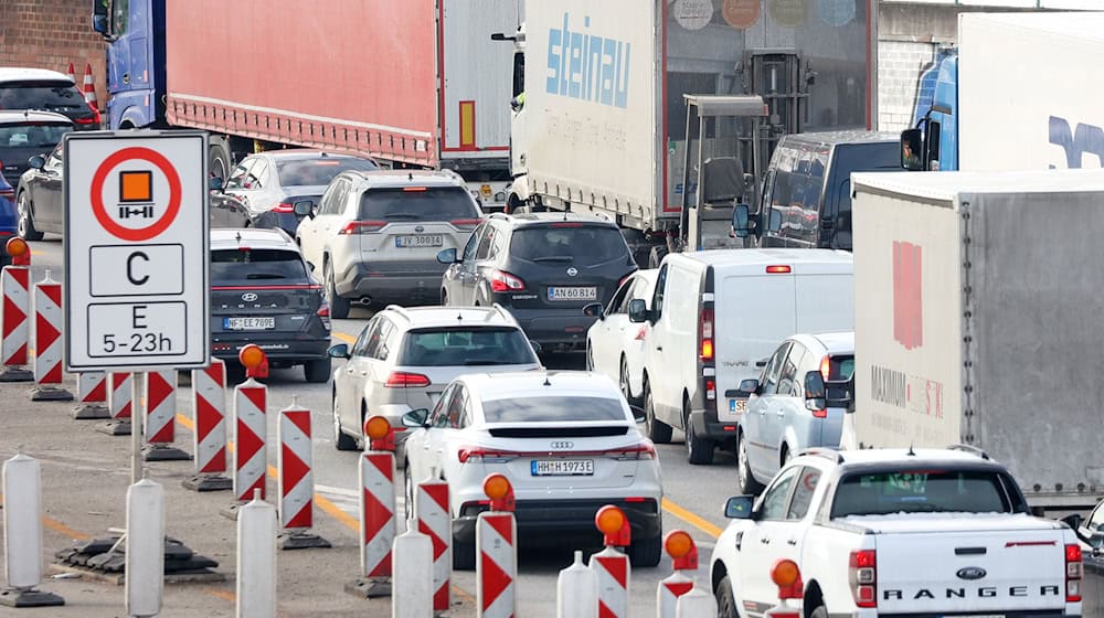 Ein Warnstreik führt erneut zu Verzögerungen am Elbtunnel. (Archivbild) / Foto: Bodo Marks/dpa