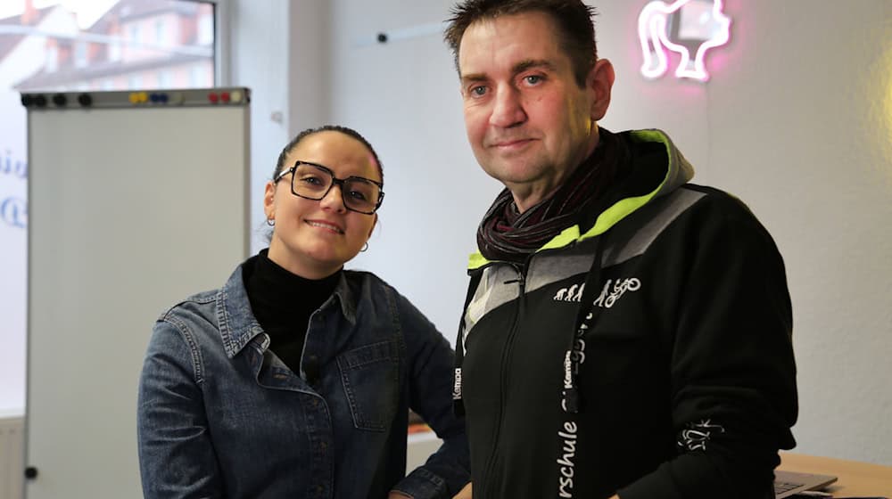 Eine Fahrschule nur für Frauen in Osnabrück.  / Foto: Benjamin Müller/dpa