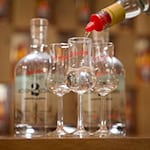 Die sinkende Nachfrage nach Alkohol macht dem Spirituosen-Hersteller Berentzen zu schaffen. (Archivbild) / Foto: Friso Gentsch/dpa