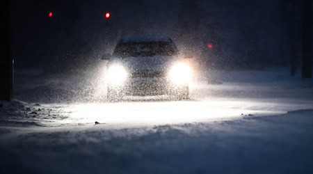 Das Winterwetter stellt den Verkehr in Bremen auf die Probe. (Archivbild) / Foto: Sina Schuldt/dpa