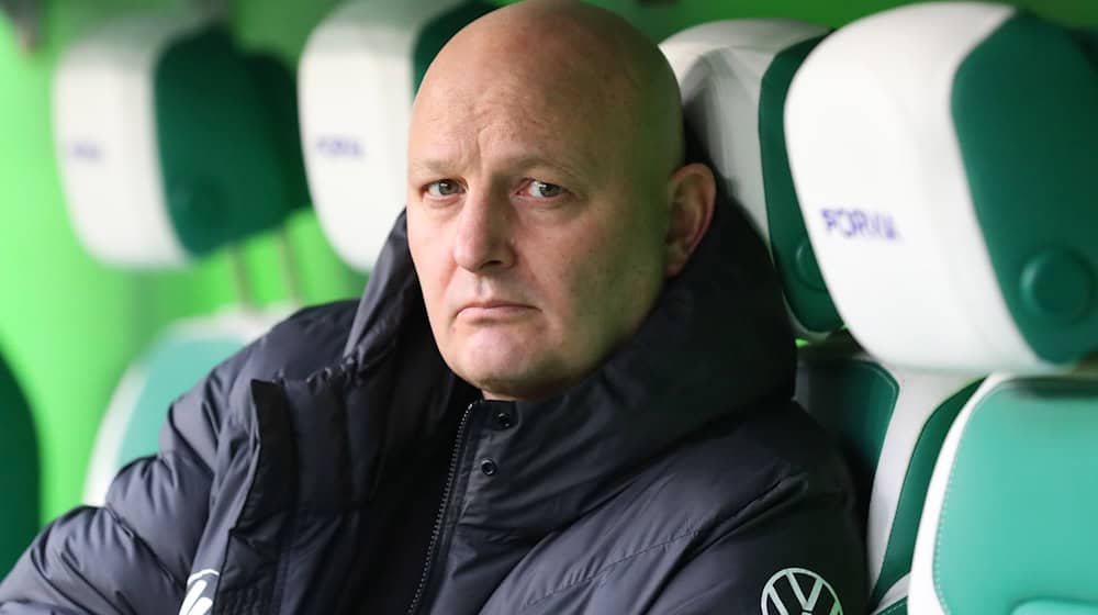 Muss sich selbst Kritik stellen: Wolfsburgs Sport-Geschäftsführer Peter Christiansen. / Foto: Darius Simka/dpa