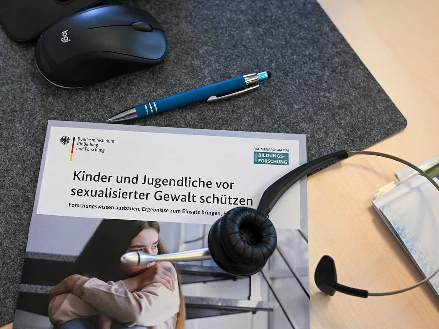Eine 14-Jährige soll in einem Jugendzentrum von drei Jugendlichen sexuell missbraucht worden sein. (Symbolbild) / Foto: Jens Kalaene/dpa/dpa-tmn
