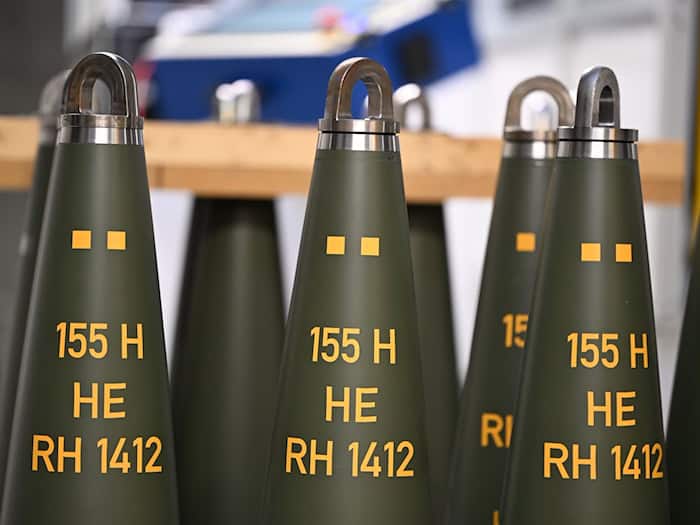 Artilleriegranaten vom Kaliber 155 Millimeter von Rheinmetall. / Foto: Wolf von Dewitz/dpa