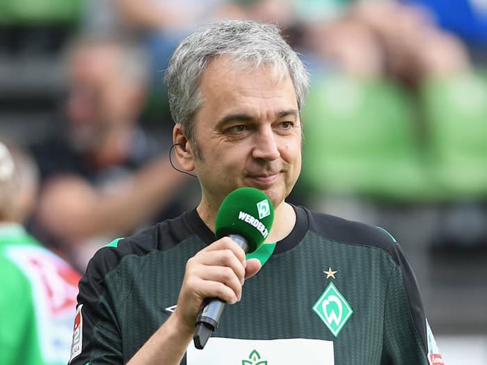 Arnd Zeigler ist seit 2001 Stadionsprecher bei Werder Bremen. (Archivbild) / Foto: Carmen Jaspersen/dpa