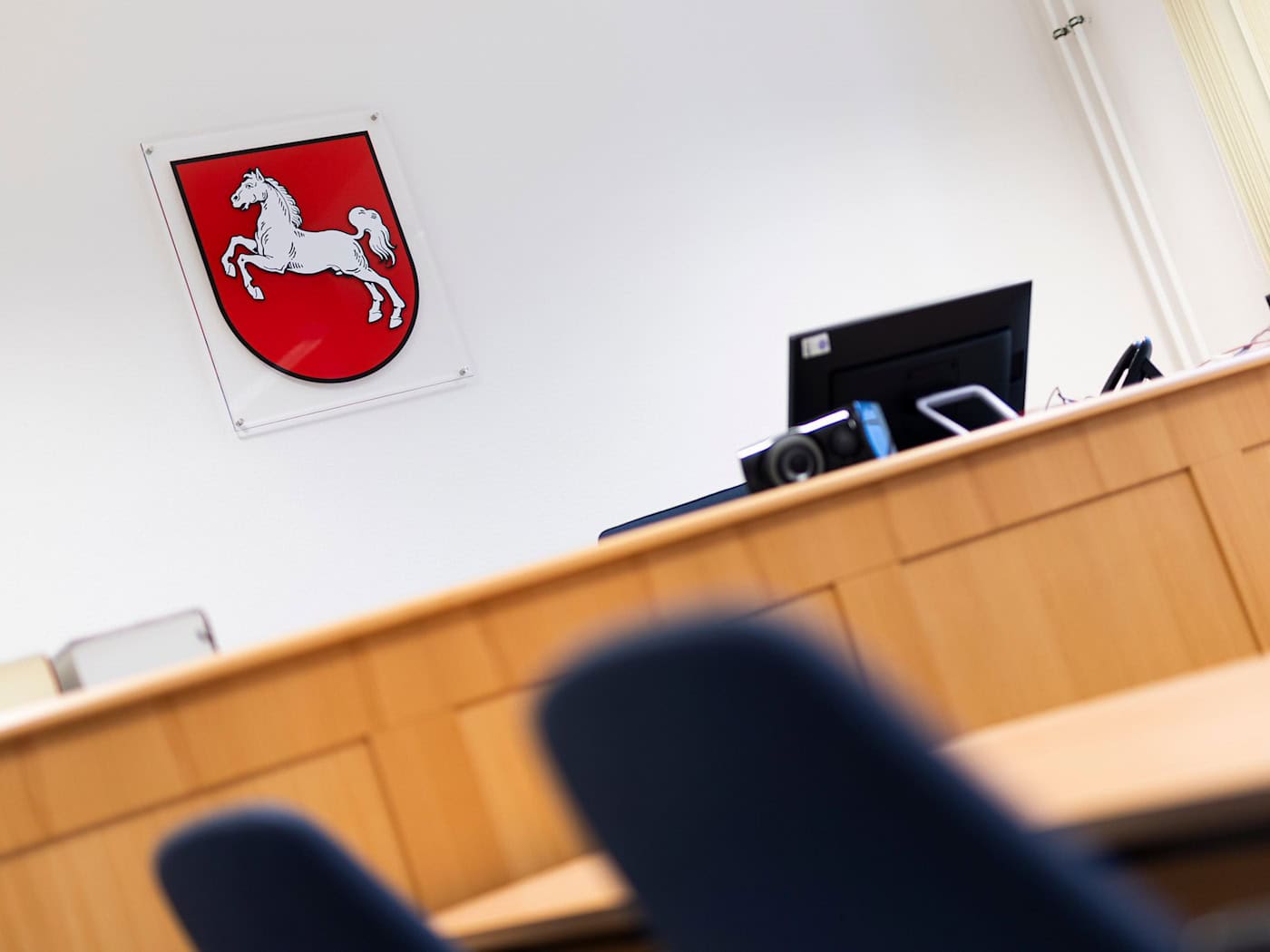 Der Angeklagte räumte die Vorwürfe im Prozess vollständig ein und zeigte sich laut einem Gerichtssprecher reuig. (Archivbild) / Foto: Michael Matthey/dpa