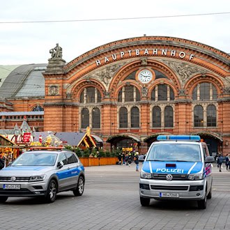 Der Bremer Hauptbahnhof ist wegen einer Bombendrohung aktuell gesperrt. (Archivbild) / Foto: Sina Schuldt/dpa