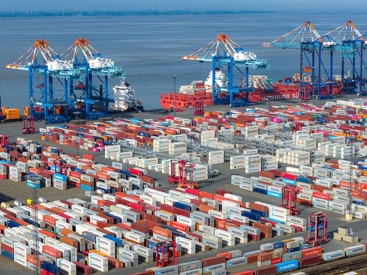 Insbesondere der Containerumschlag in Bremerhaven floriert. / Foto: Sina Schuldt/dpa