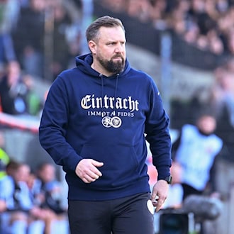 Muss in Braunschweig gehen: Trainer Heiner Backhaus. (Archivbild) / Foto: Swen Pförtner/dpa