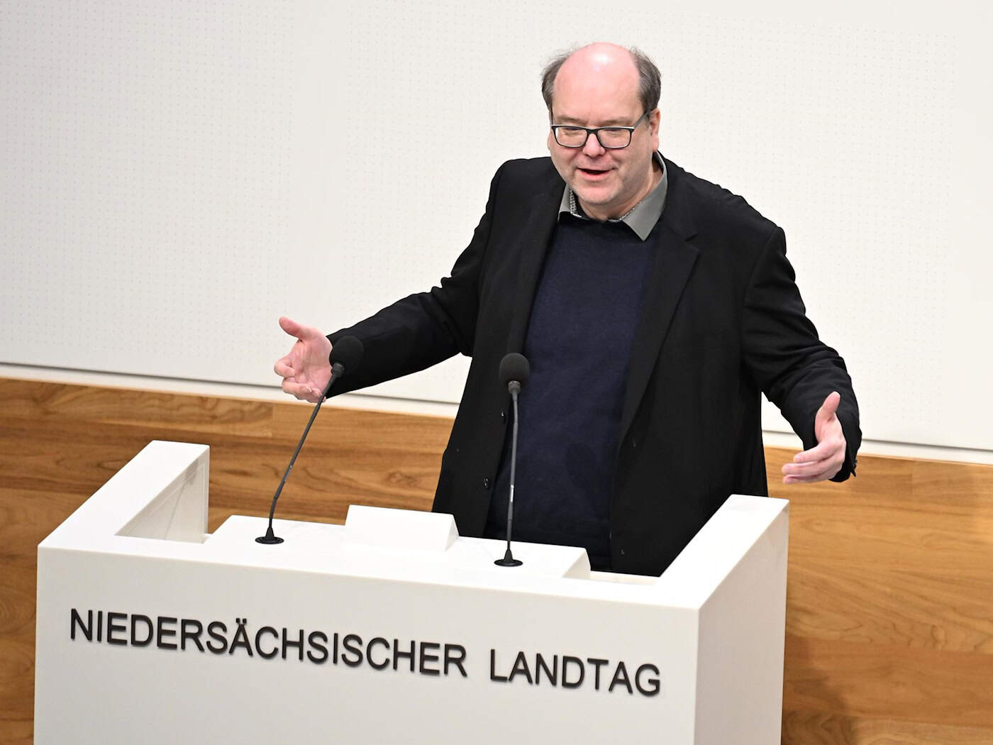 Niedersachsens Energieminister Christian Meyer (Grüne) will eine Übergewinnsteuer für Mineralölkonzerne. (Archivbild)  / Foto: Shireen Broszies/dpa