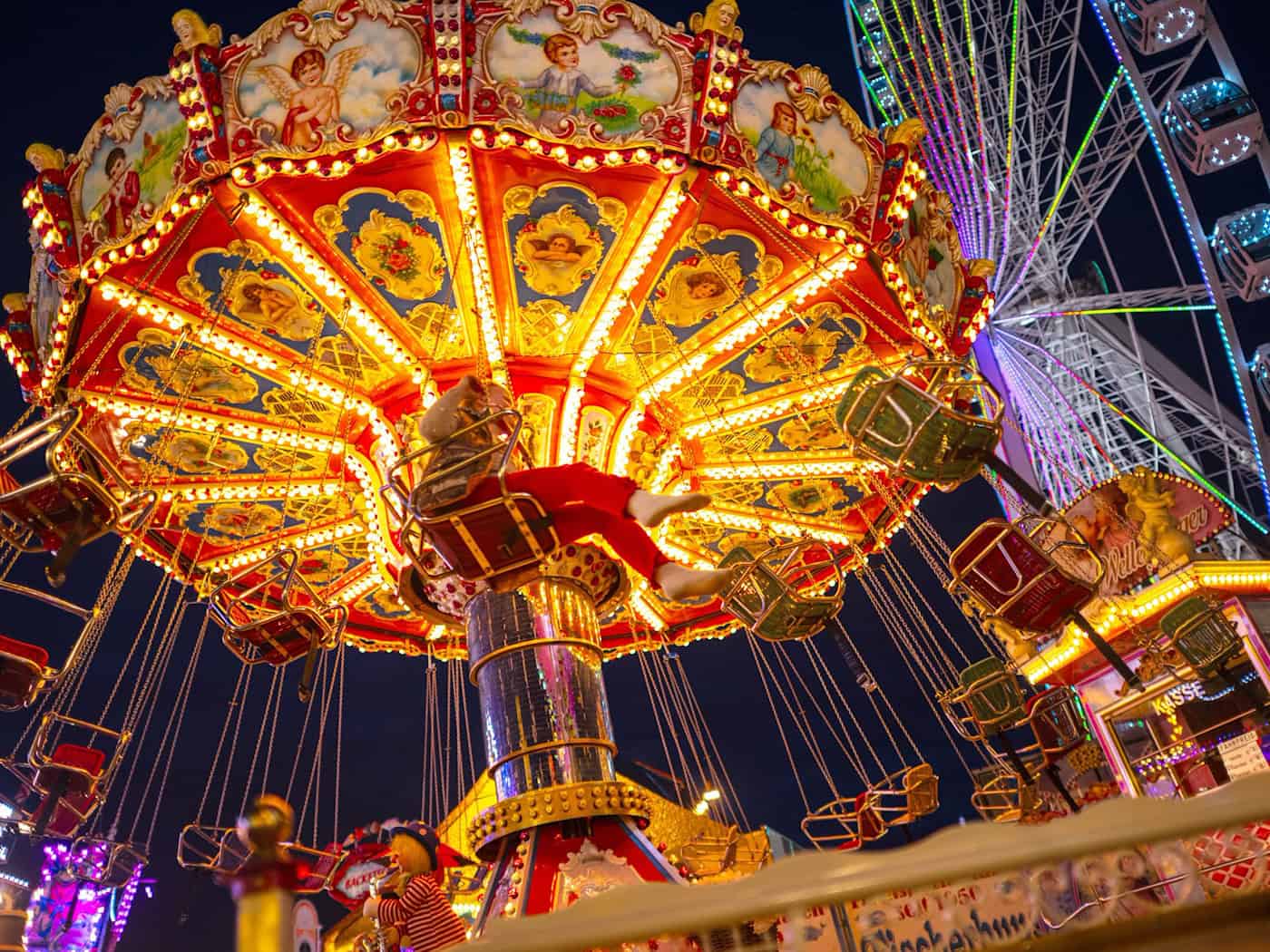 Ab Freitag drehen wieder zahlreiche Karussells auf der Bürgerweide ihre Runden. (Archivbild) / Foto: Sina Schuldt/dpa