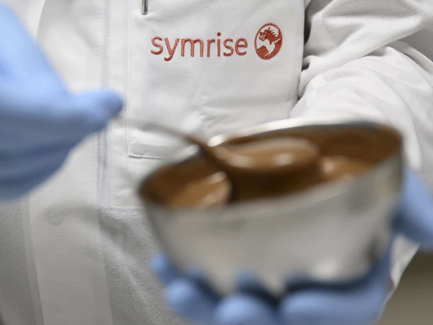 Symrise stellt etwa Aromen für Kaugummis und Weingummis her. (Symbolbild)  / Foto: Swen Pförtner/dpa